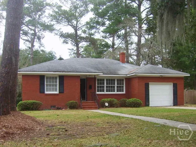 $2,100 | 320 Kensington Drive, Savannah, GA 31405