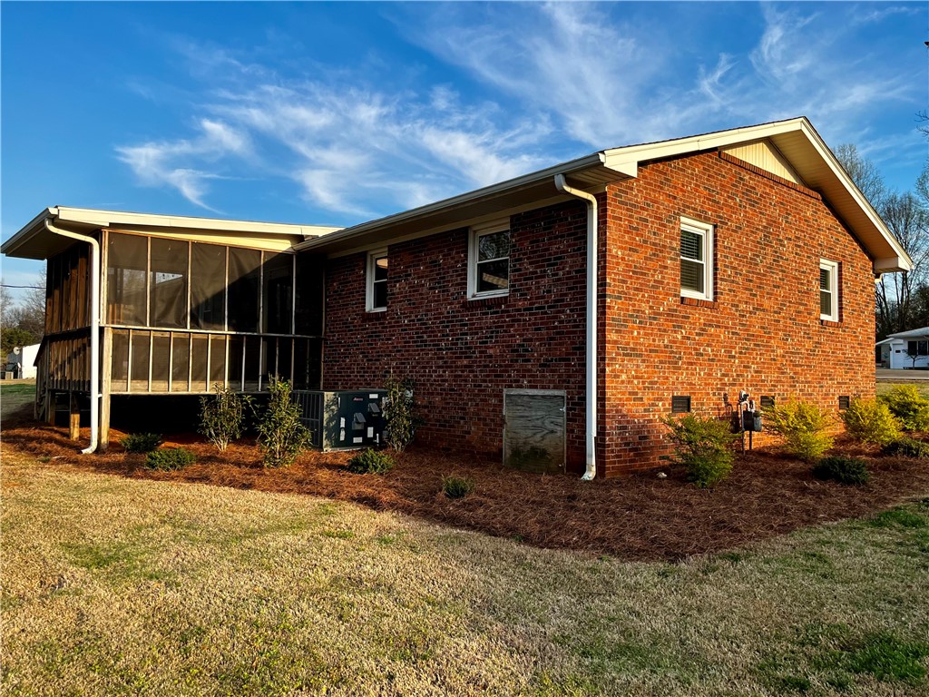 517 Williams Farm Road Westminster, SC 29693 - Photo 13 of 14 New landscaping surrounds the home