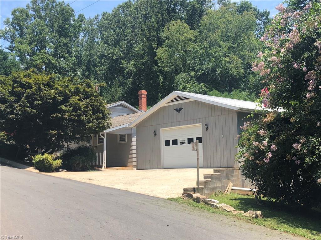 157 Ridge Street Elkin, NC 28621 - Photo 3 of 20 Gallery Image 3