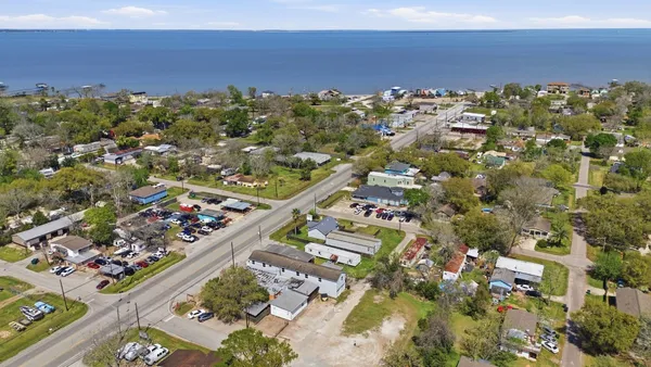 $435,000 | 313 Grand Avenue, Bacliff, TX 77518