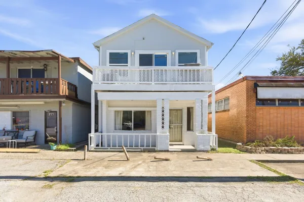 $435,000 | 313 Grand Avenue, Bacliff, TX 77518