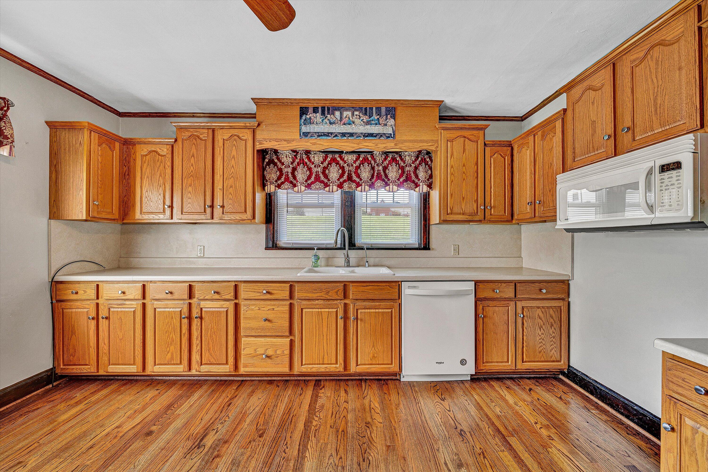 77 Mountain Pass Road Blue Ridge, VA 24064 - Photo 14 of 42 10-VM-05887