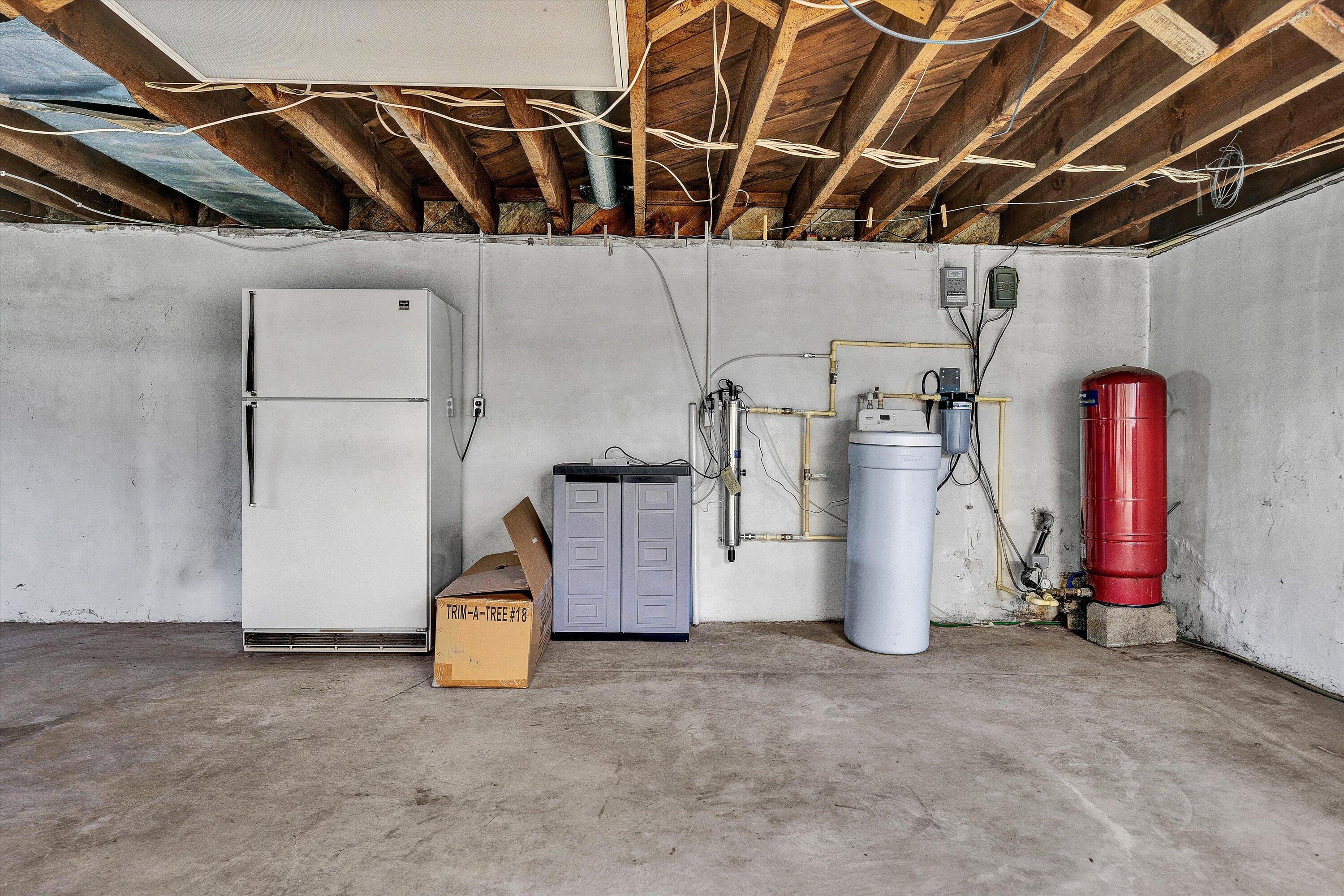 77 Mountain Pass Road Blue Ridge, VA 24064 - Photo 23 of 42 a view of a room with gym equipment