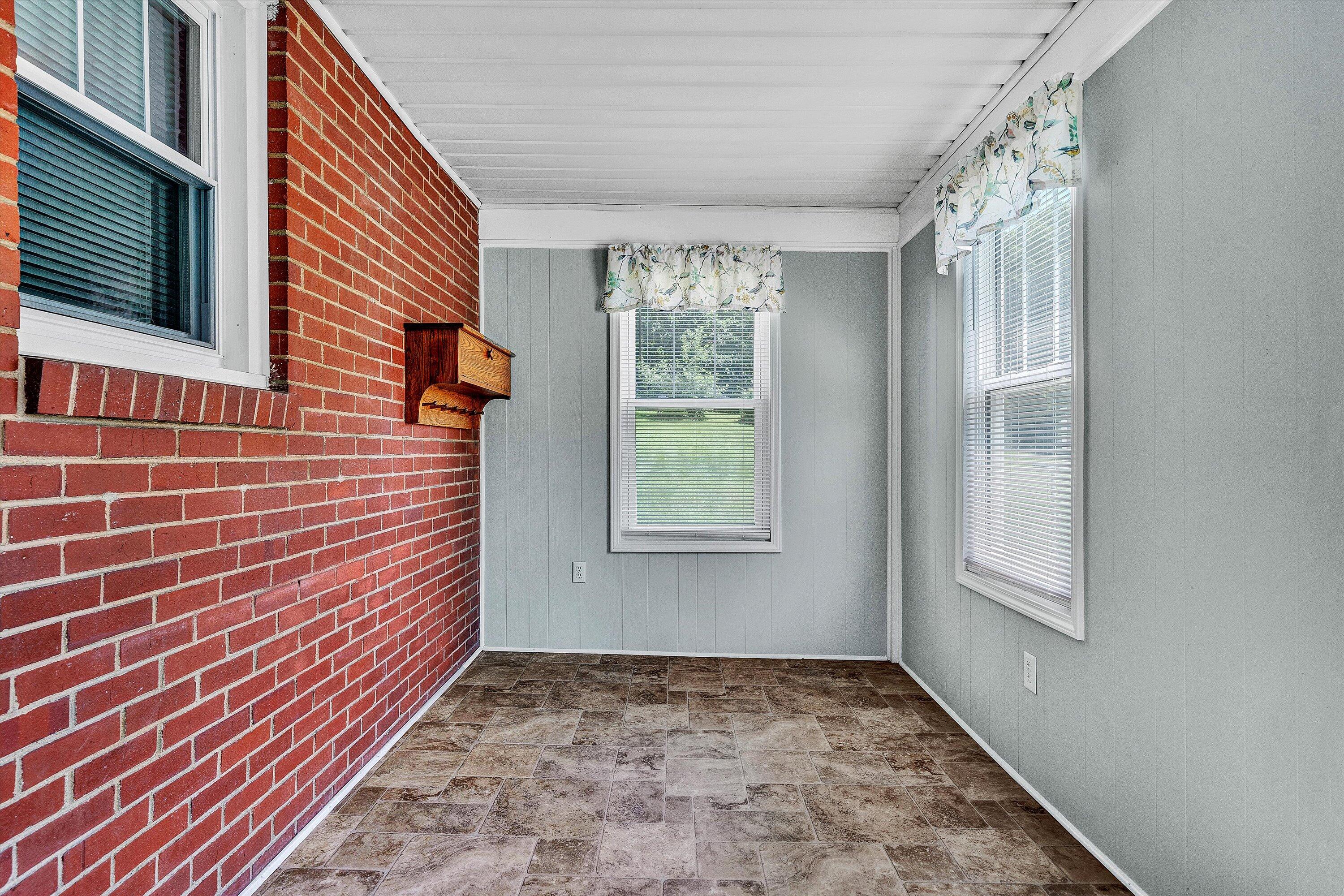 77 Mountain Pass Road Blue Ridge, VA 24064 - Photo 25 of 42 21-VM-05942