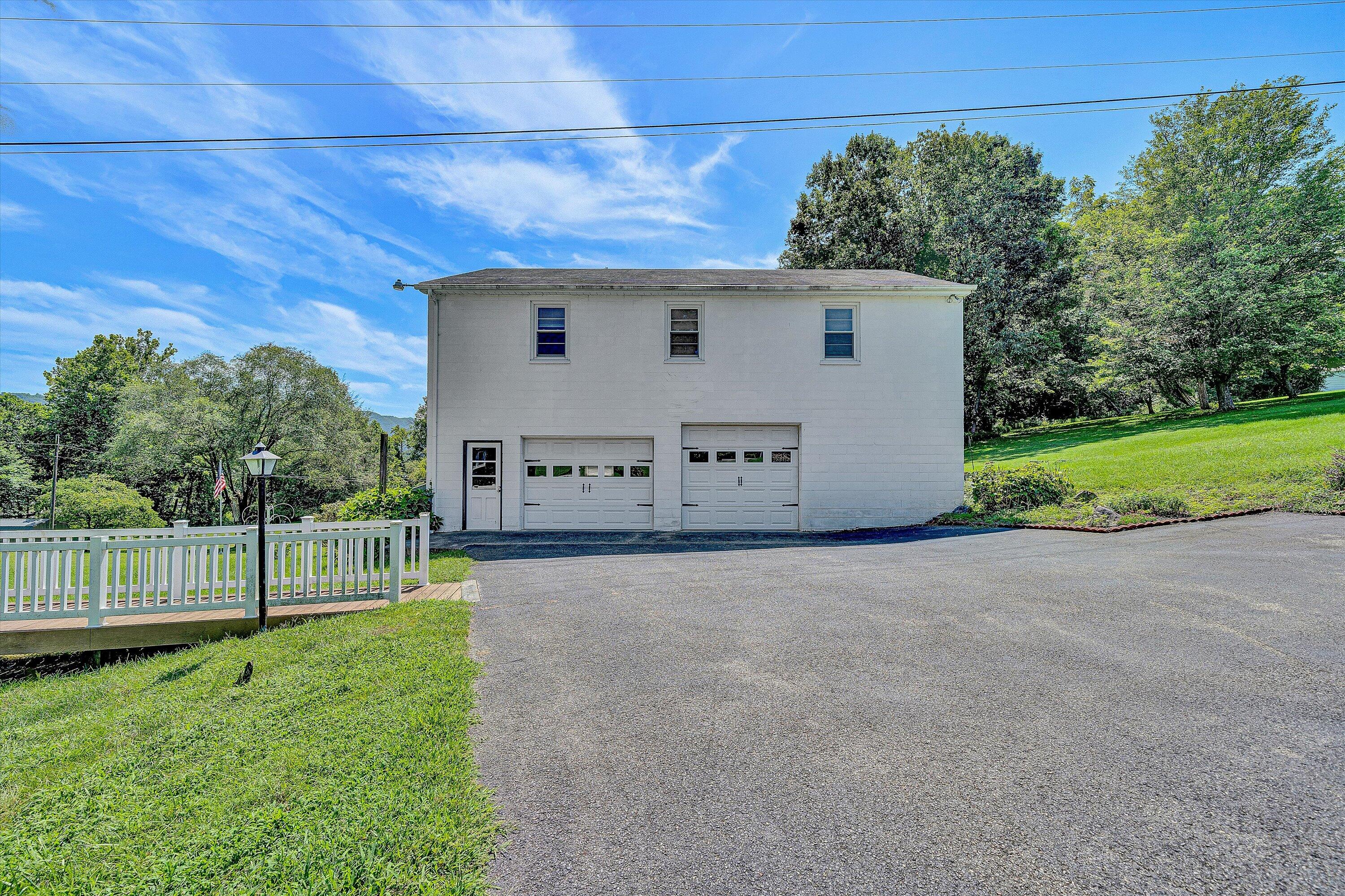 77 Mountain Pass Road Blue Ridge, VA 24064 - Photo 28 of 42 25-VM-05837