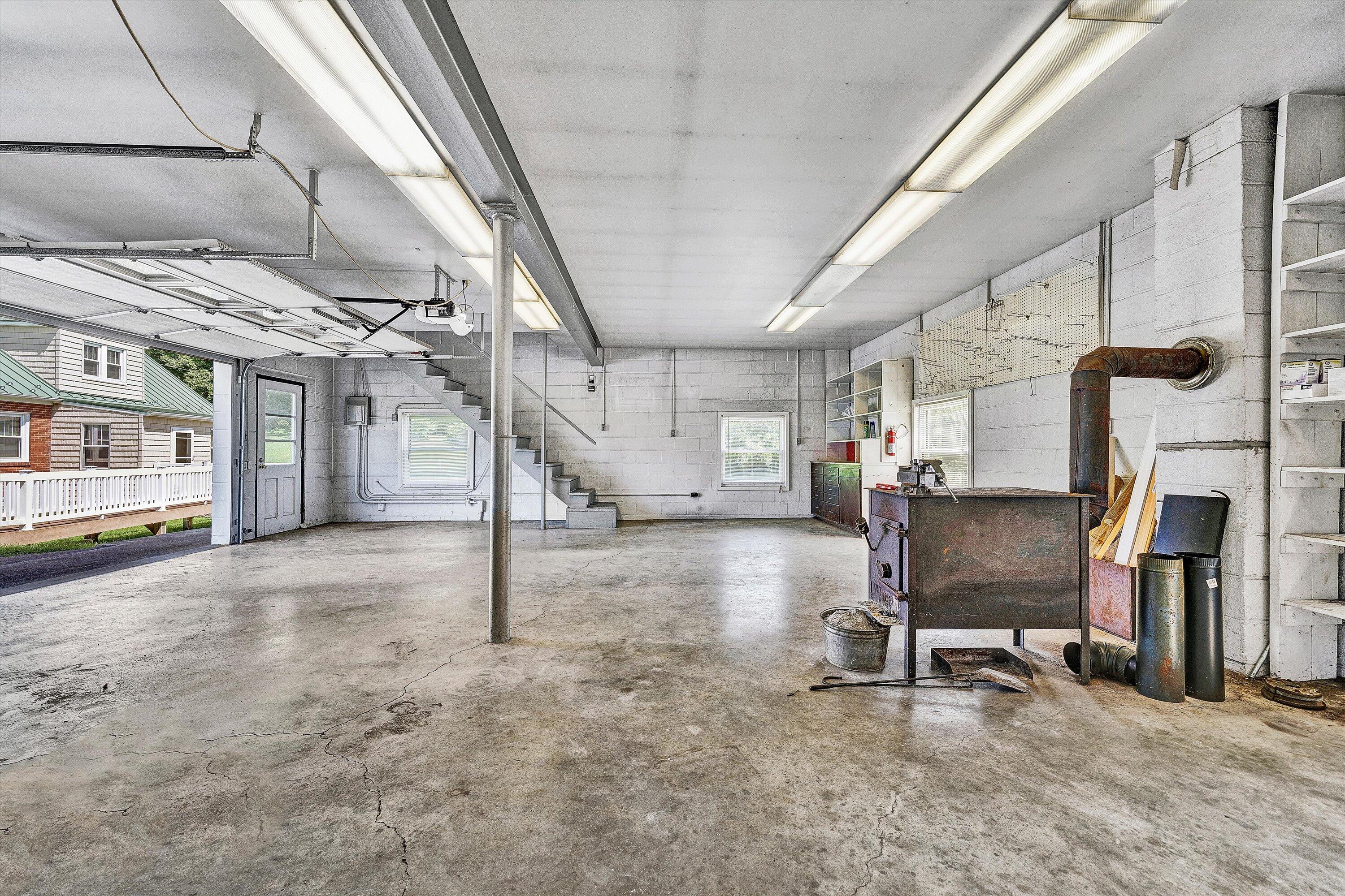 77 Mountain Pass Road Blue Ridge, VA 24064 - Photo 30 of 42 27-VM-05957