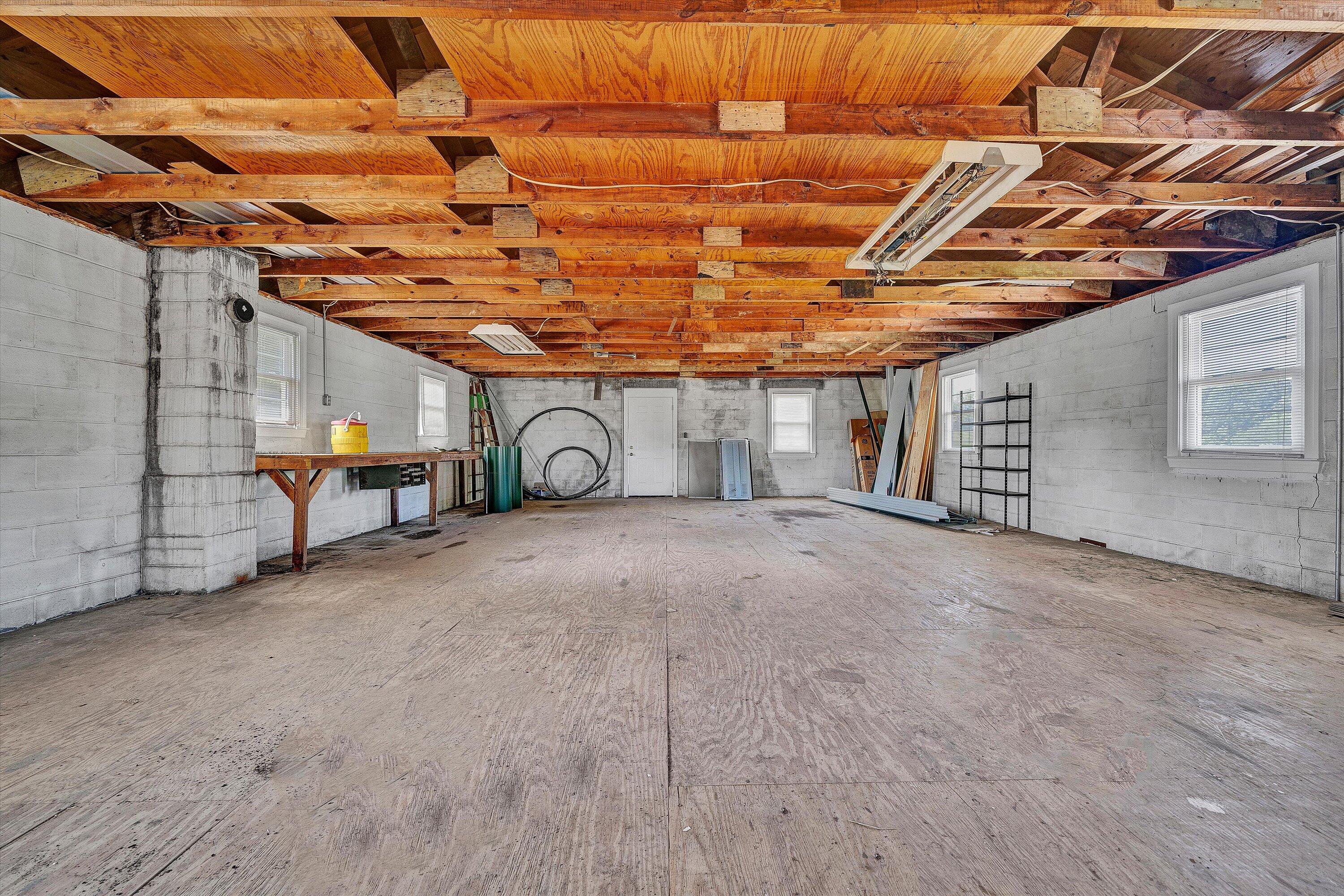 77 Mountain Pass Road Blue Ridge, VA 24064 - Photo 34 of 42 31-VM-05977