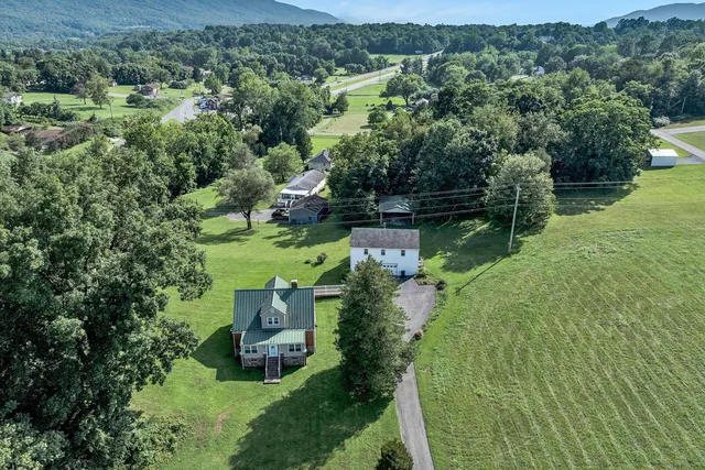 $399,900 | 77 Mountain Pass Road, Blue Ridge, VA 24064