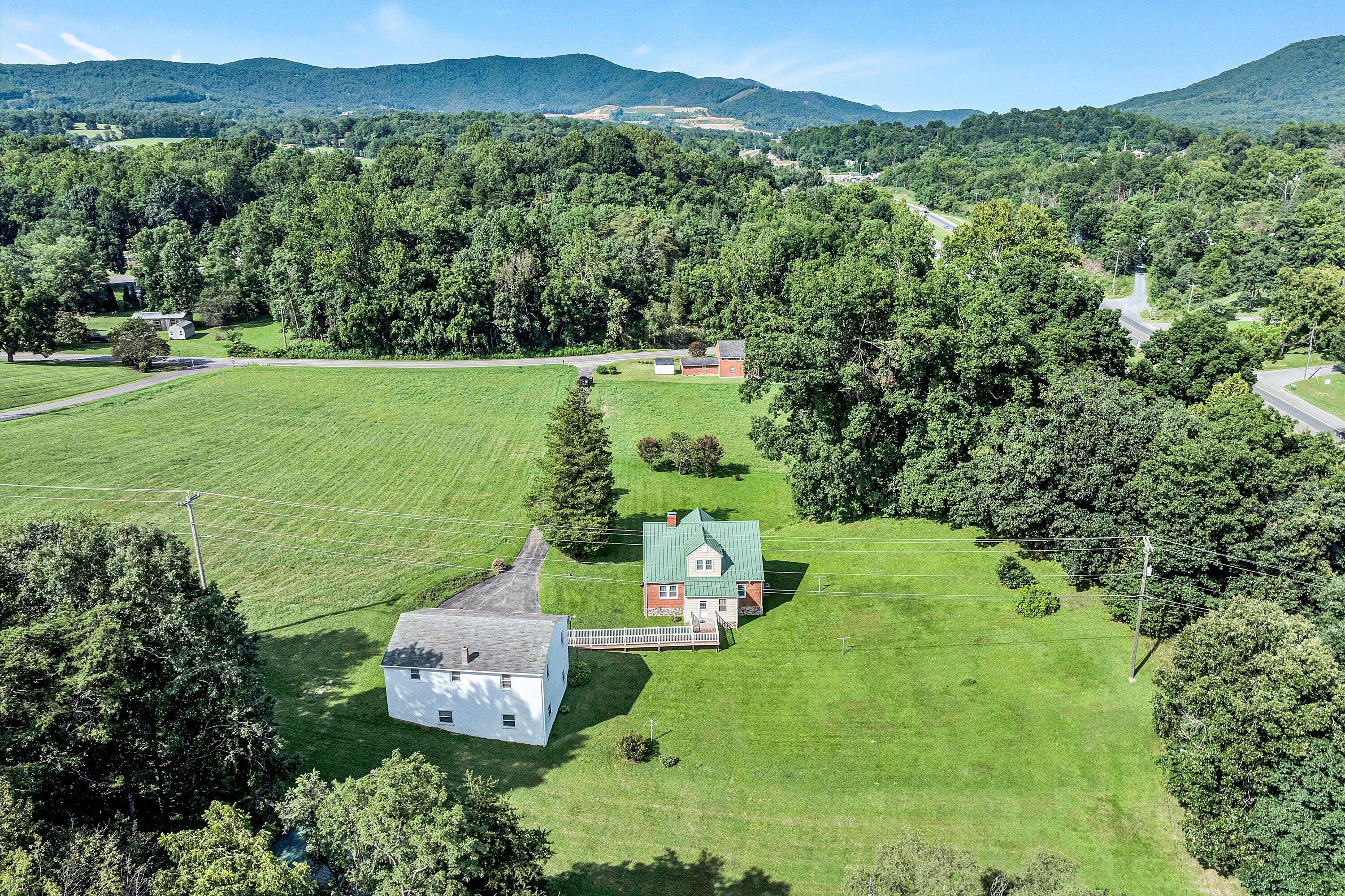 77 Mountain Pass Road Blue Ridge, VA 24064 - Photo 4 of 42 05-VM-0313
