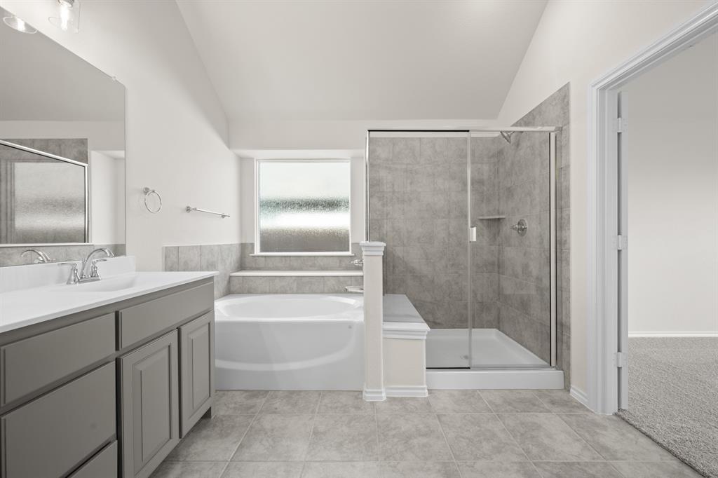 810 Misty Lane Cleburne, TX 76033 - Photo 15 of 30 810 Misty- Primary Suite-5