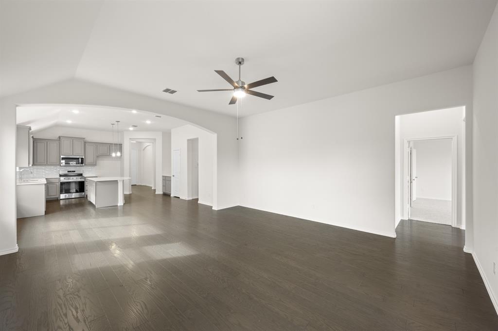 810 Misty Lane Cleburne, TX 76033 - Photo 7 of 30 810 Misty- Living Room-2