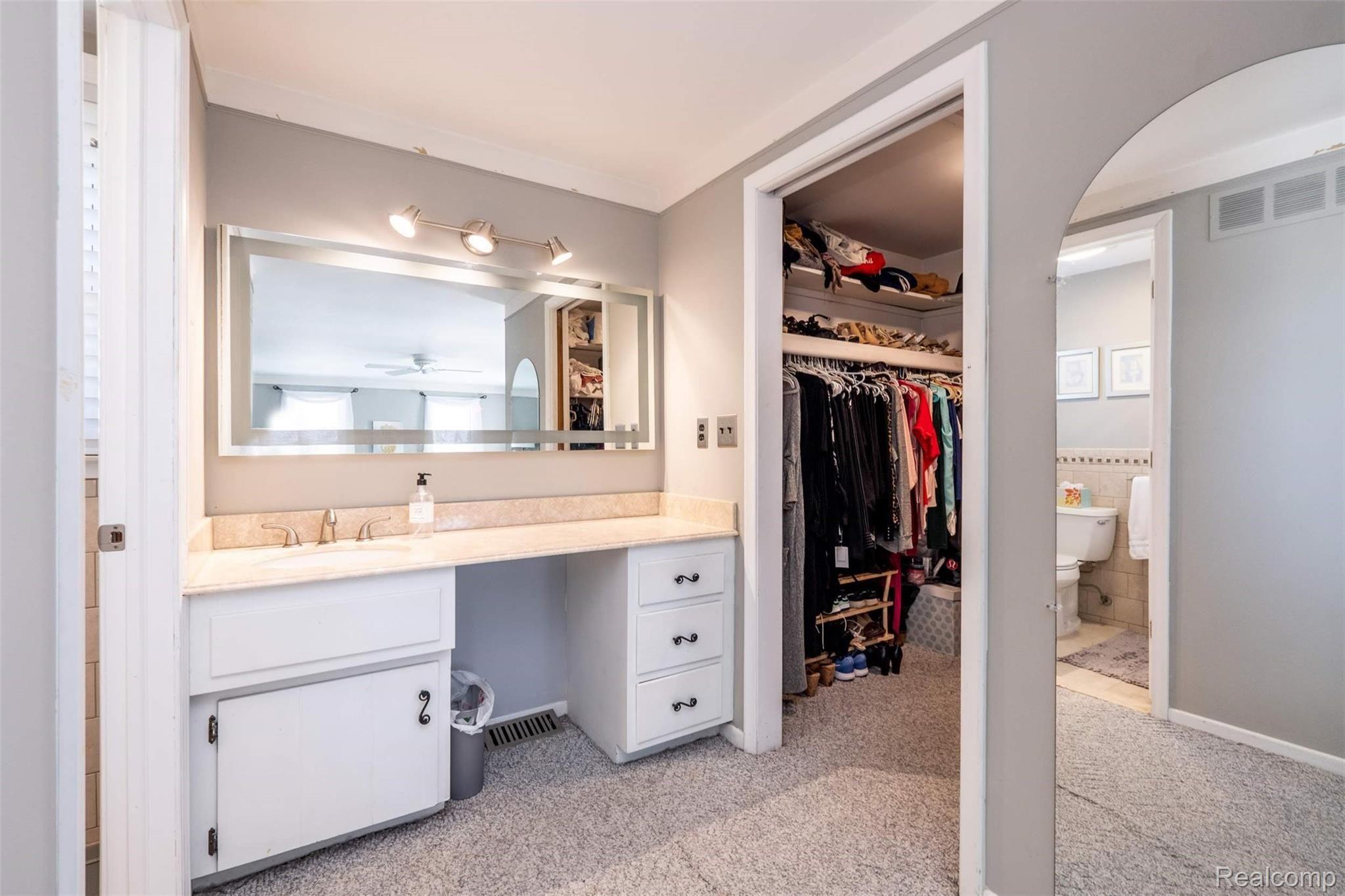 695 Lake Forest Road Rochester, MI 48309 - Photo 29 of 47 695 Lake Forest-29.jpg