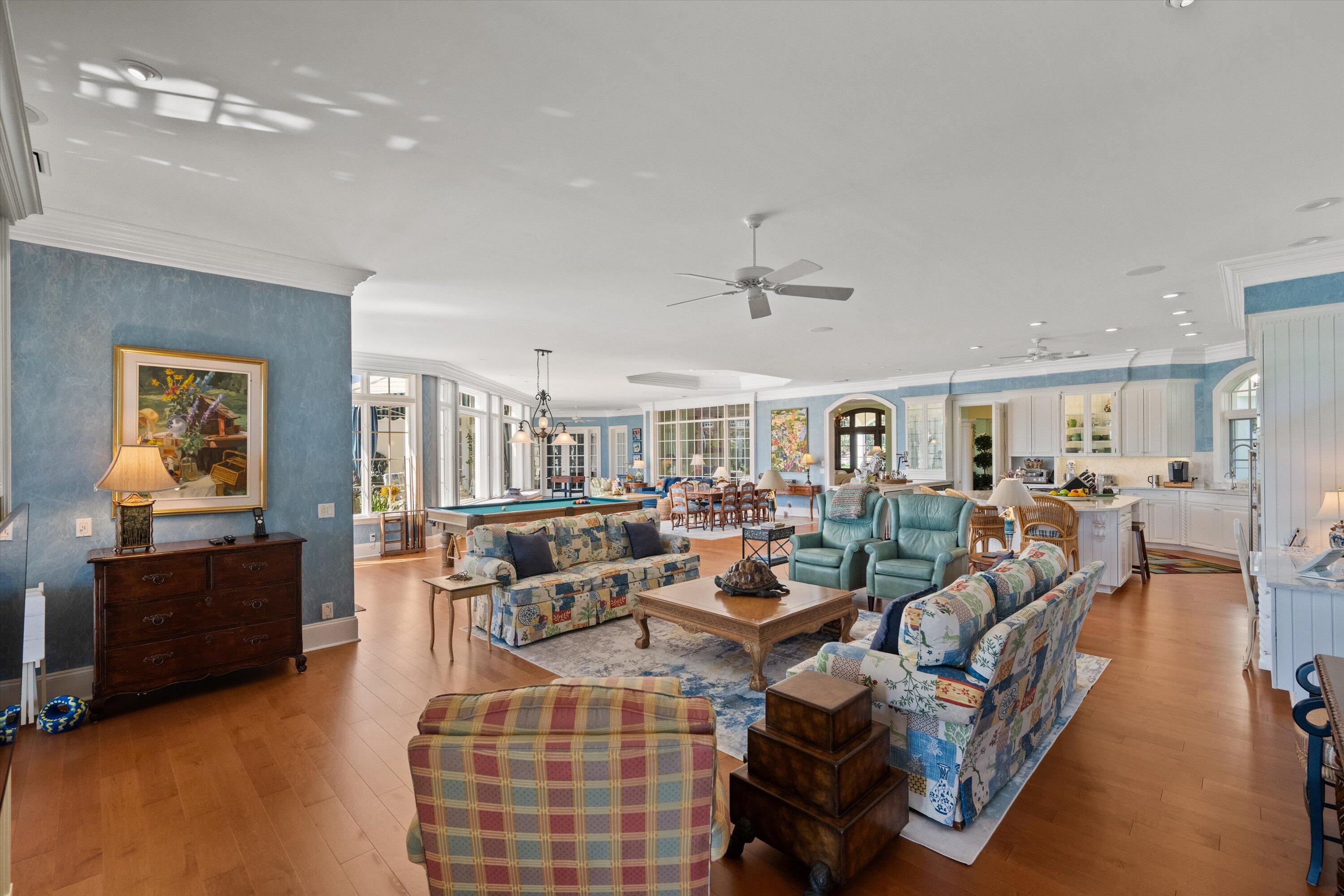 258 Locha Drive Jupiter, FL 33458 - Photo 14 of 76 a living room with furniture