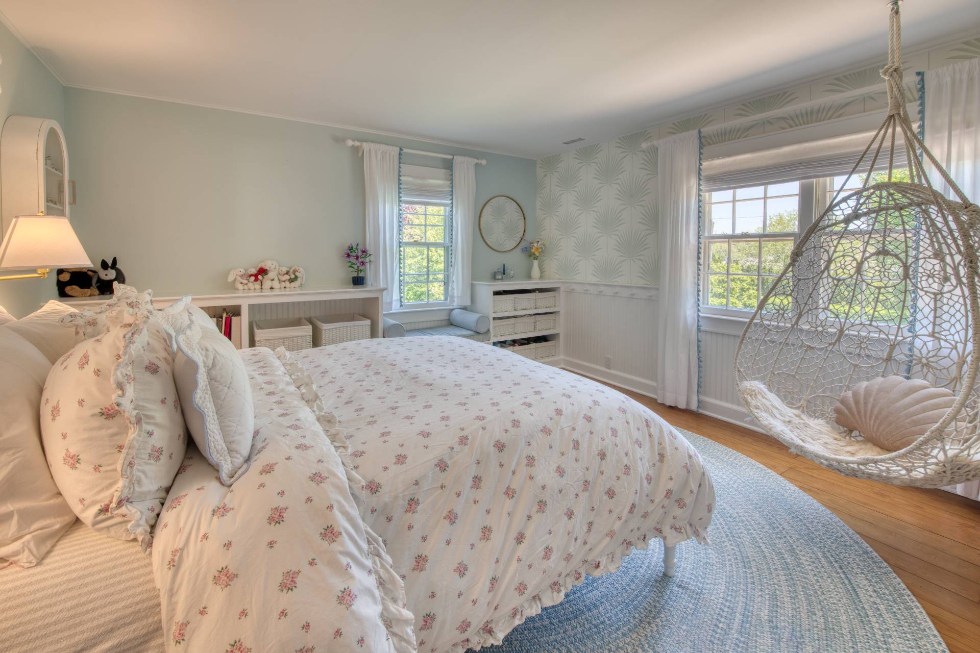 46 Westminster Road Water Mill, NY 11976 - Photo 17 of 28 a spacious bedroom with a bed and a window