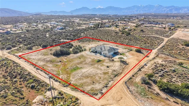 $749,000 | 6086 Pythagoras Avenue, Oak Hills, CA 92344