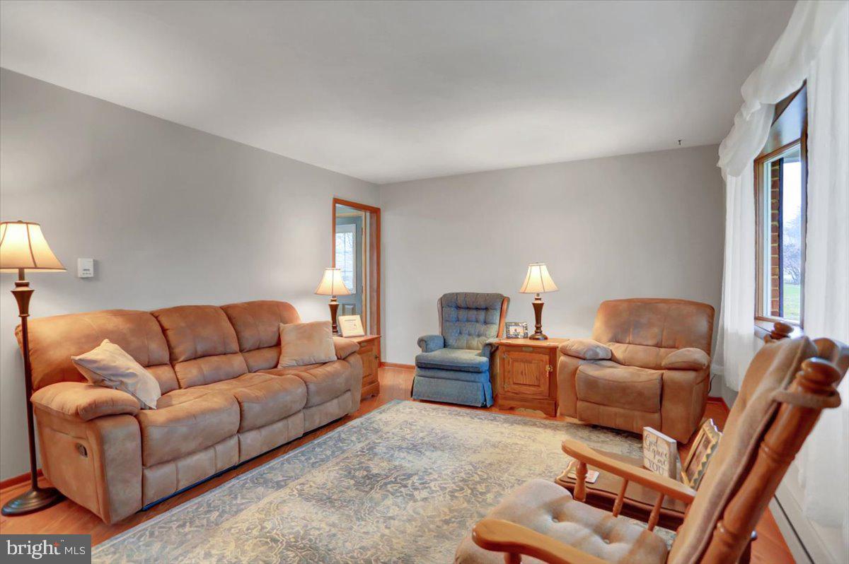 6706 Gehr Road St. Thomas, PA 17252 - Photo 4 of 18 Living Room