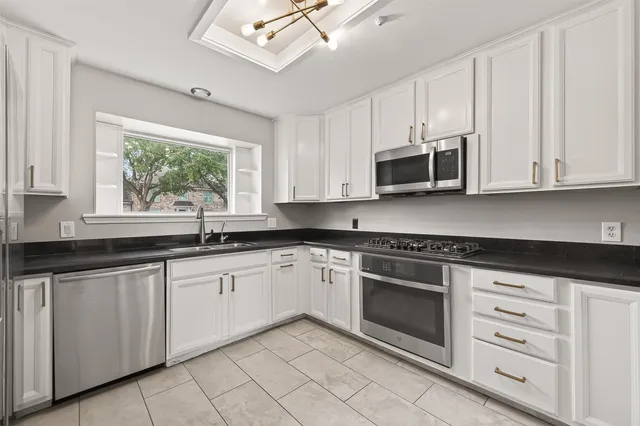 $524,900 | 707 Montclair Boulevard, Sugar Land, TX 77478