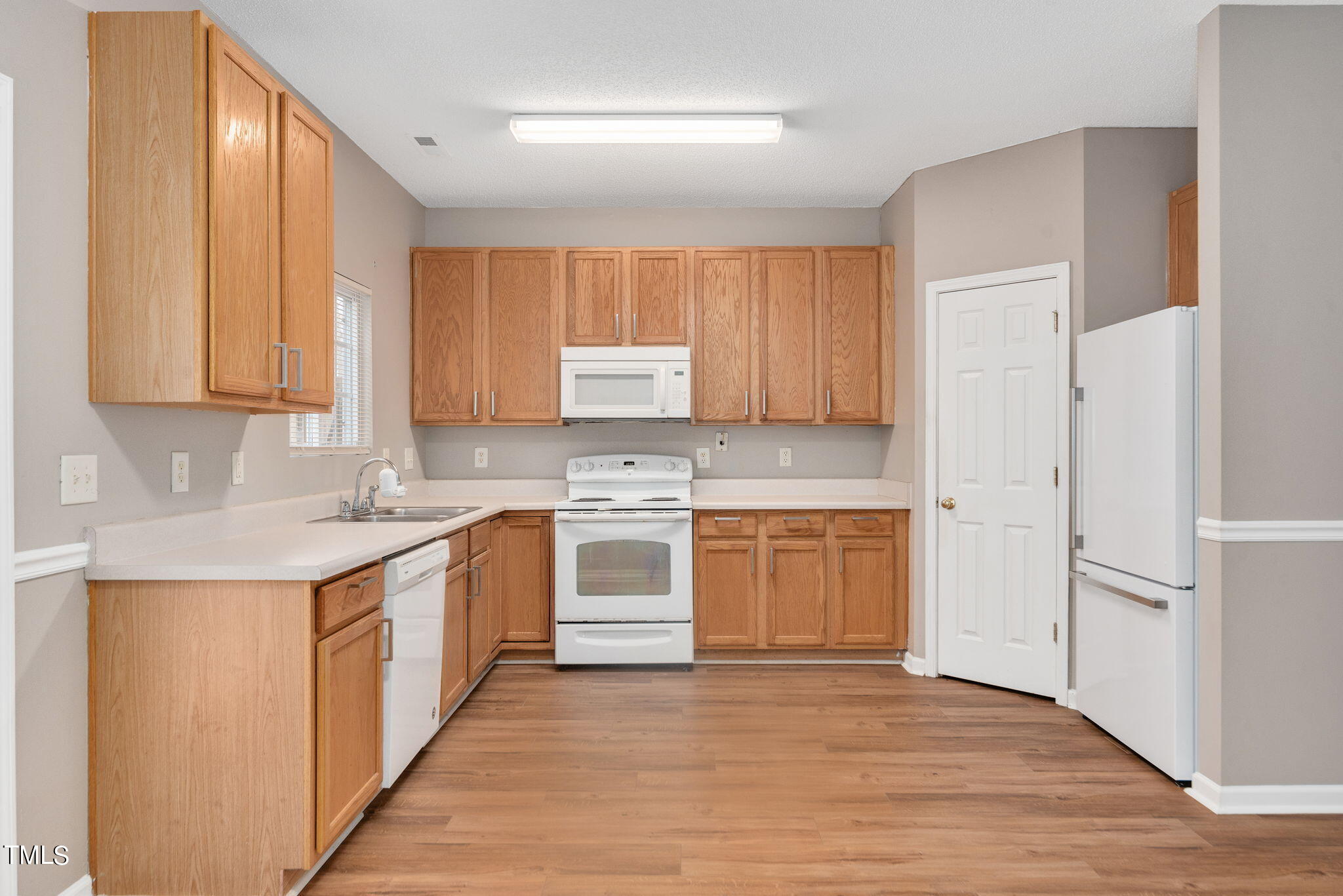 420 Alero Road Raleigh, NC 27610 - Photo 9 of 28 420 Alero Road Raleigh_JRKnowles_Photogr