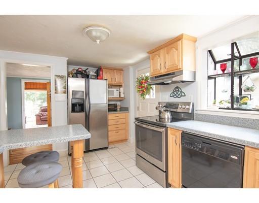 28 Pine Ridge Road Weymouth, MA 02189 - Photo 14 of 32