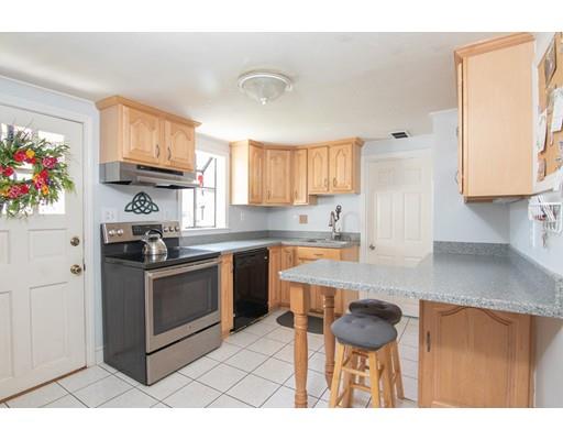 28 Pine Ridge Road Weymouth, MA 02189 - Photo 15 of 32