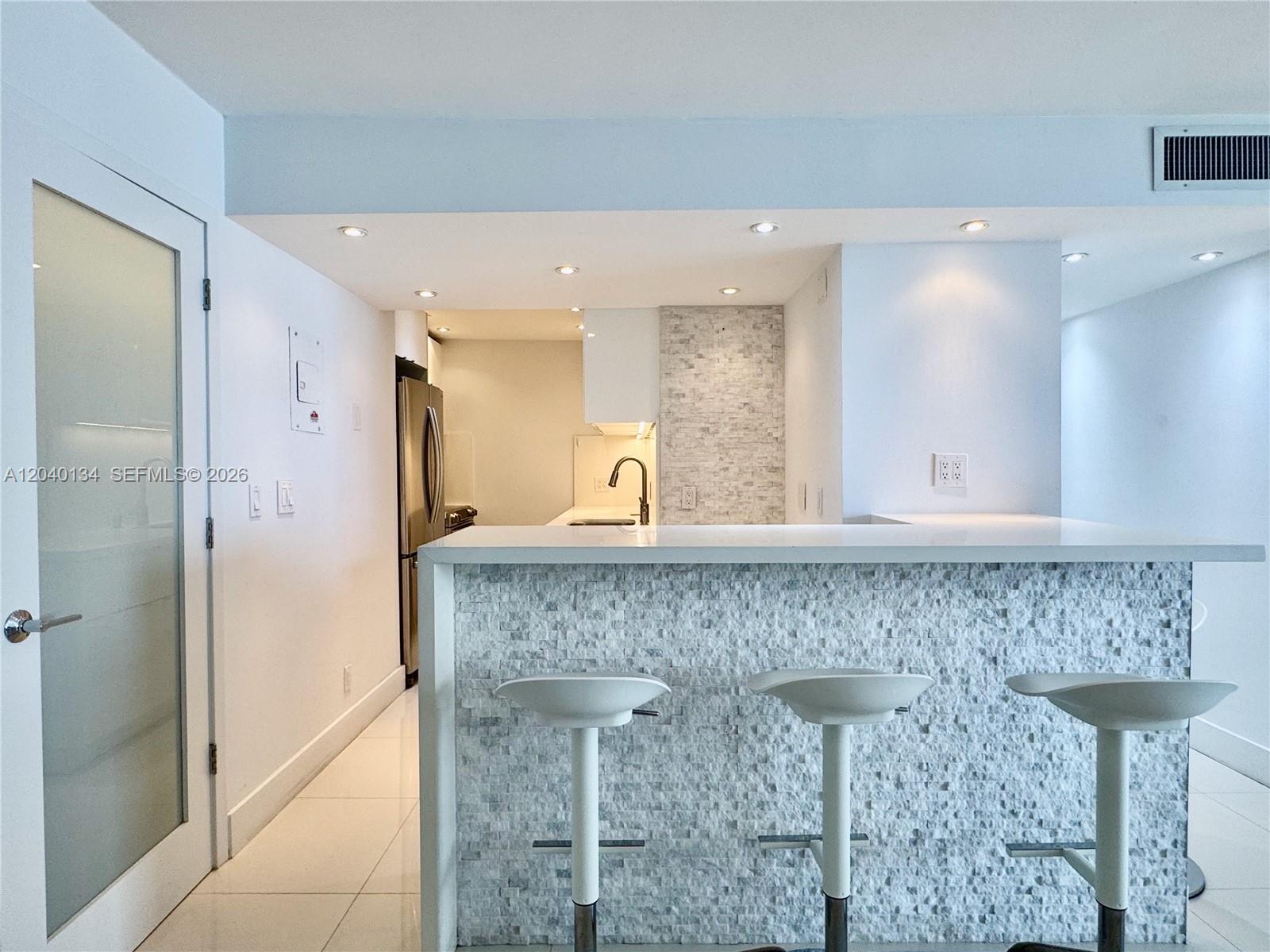 200 Southeast 15th Road, Unit 9I Miami, FL 33129 - Photo 4 of 38