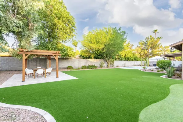 $4,000 | 15849 North 49th Place, Scottsdale, AZ 85254