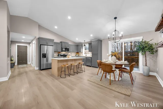 $649,900 | 10886 Douglas Drive, Allendale, MI 49401