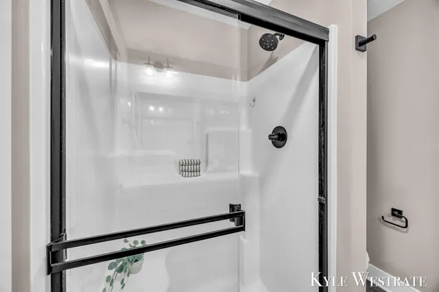 $649,900 | 10886 Douglas Drive, Allendale, MI 49401