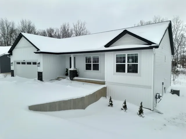 $649,900 | 10886 Douglas Drive, Allendale, MI 49401