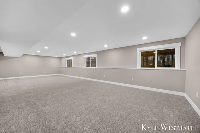 $649,900 | 10886 Douglas Drive, Allendale, MI 49401