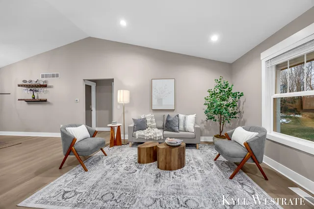 $649,900 | 10886 Douglas Drive, Allendale, MI 49401