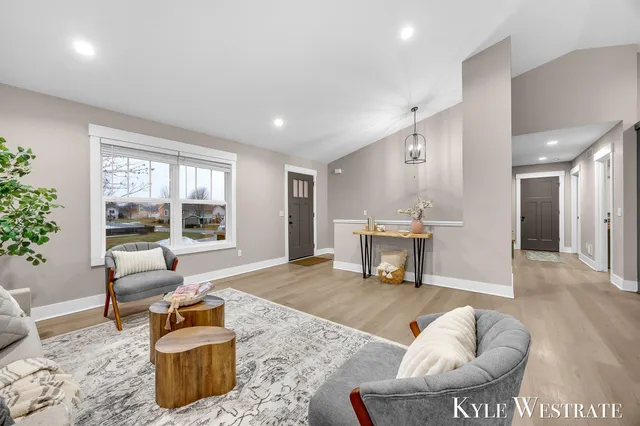 $649,900 | 10886 Douglas Drive, Allendale, MI 49401