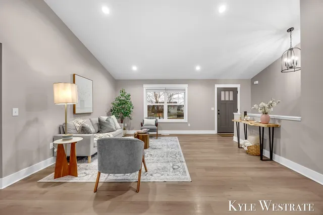 $649,900 | 10886 Douglas Drive, Allendale, MI 49401