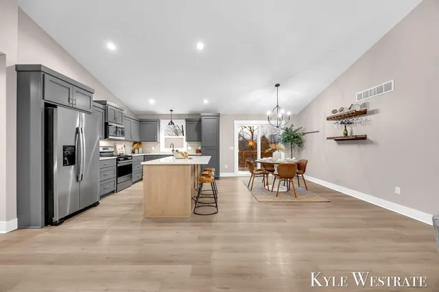 $649,900 | 10886 Douglas Drive, Allendale, MI 49401