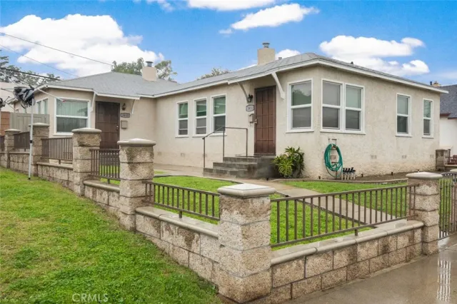 $950,000 | 2411 Termino Avenue, Long Beach, CA 90815