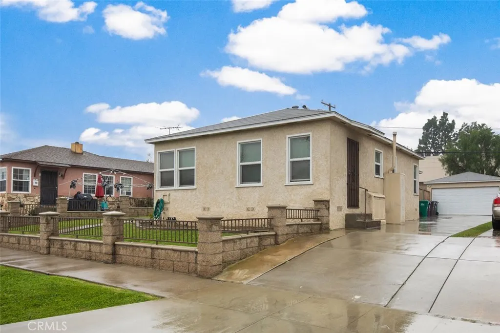 2411 Termino Avenue Long Beach, CA 90815 - Photo 4 of 7