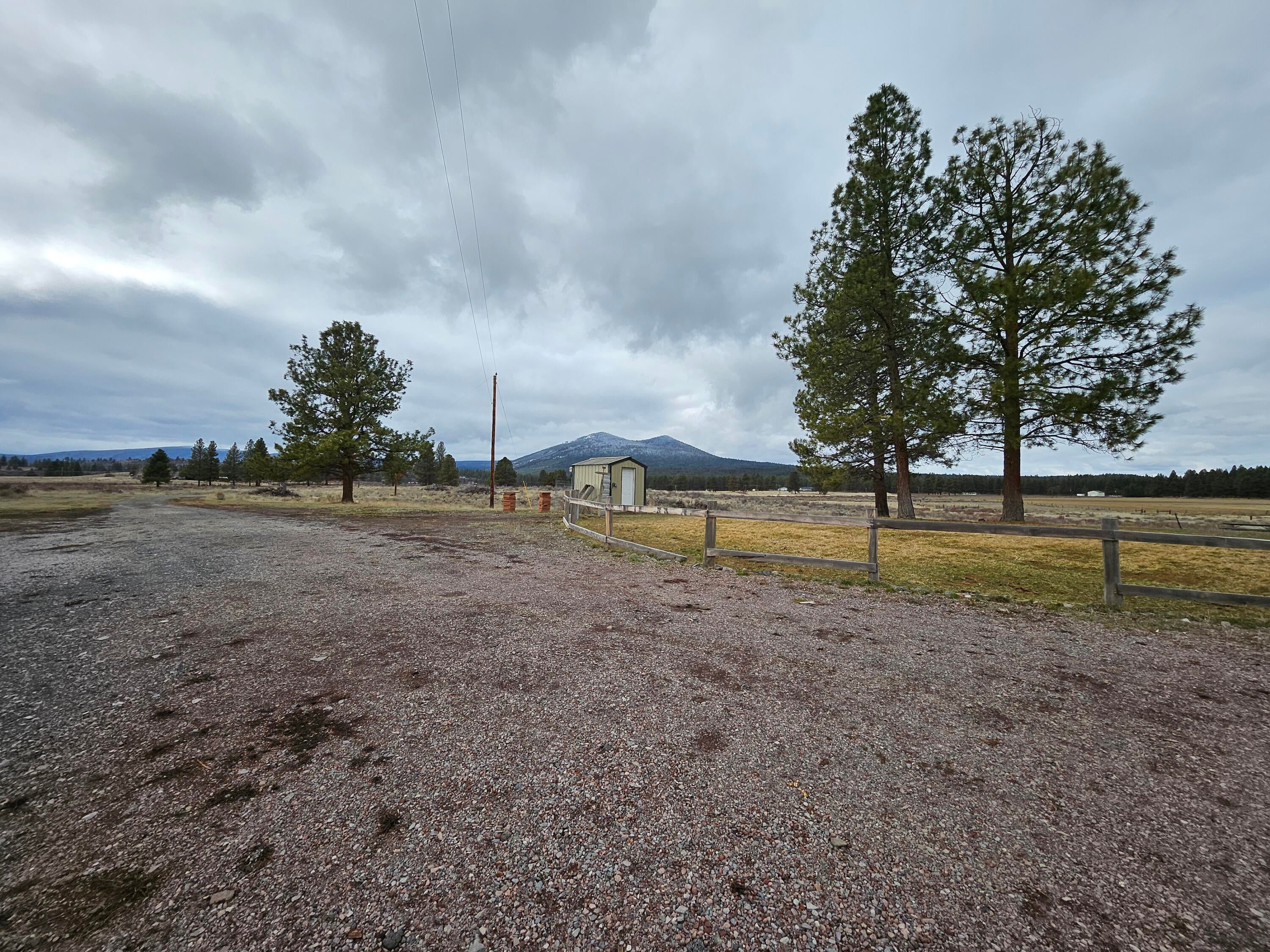 16981 Sprague River Road Chiloquin, OR 97624 - Photo 33 of 33 Long Graveled Driveway
