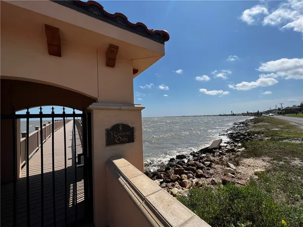 $69,900 | 2302 Royal Oaks, Fulton, TX 78358