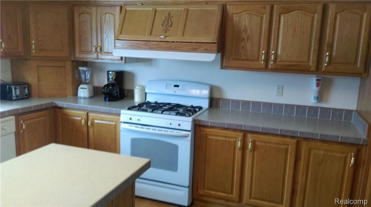 11147 Gilbert Road Memphis, MI 48041 - Photo 16 of 28 phone 0227 185.jpg