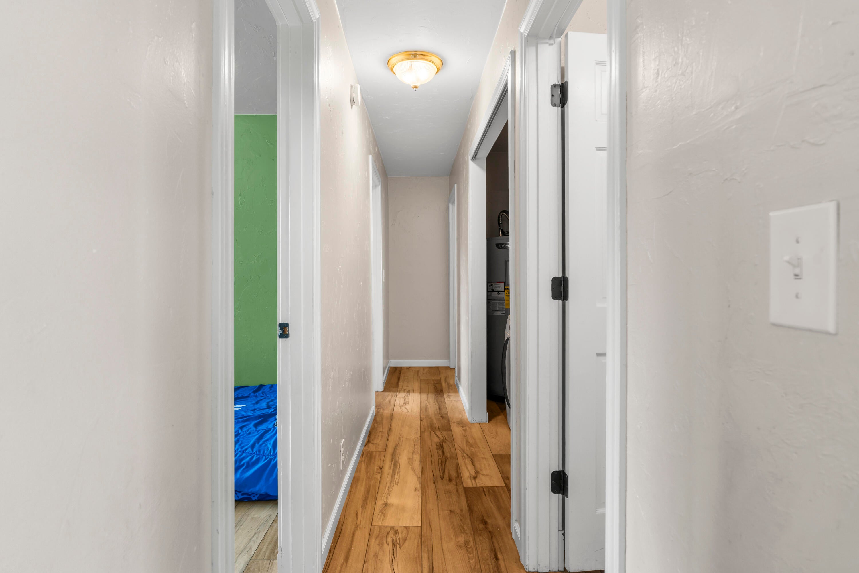59773 Cheyenne Road Bend, OR 97702 - Photo 15 of 46 21-Hallway
