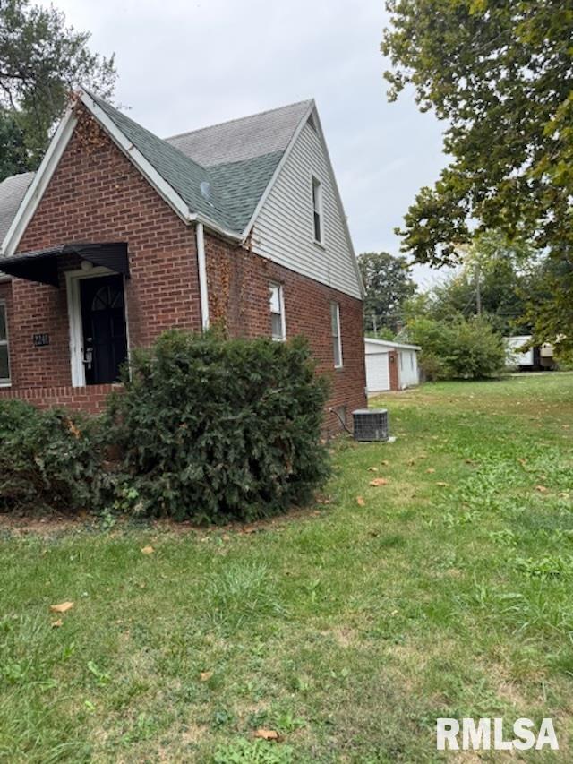 2241 South 12th Street Springfield, IL 62703 - Photo 2 of 21