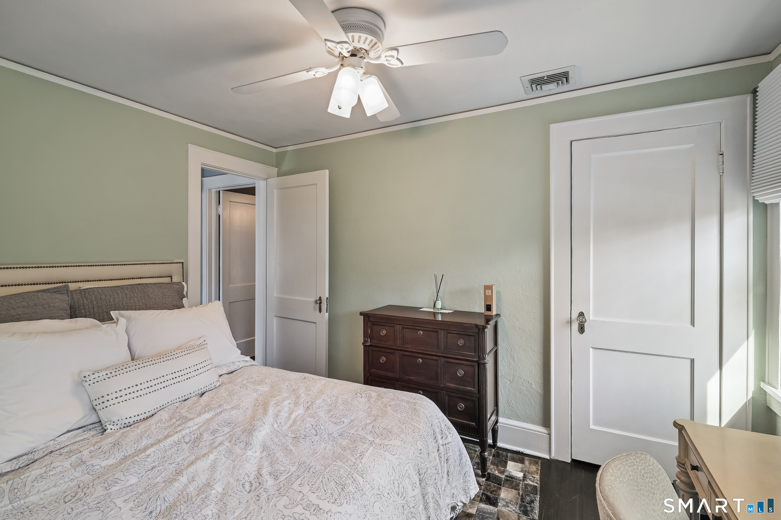401 Jelliff Mill Road New Canaan, CT 06840 - Photo 24 of 28