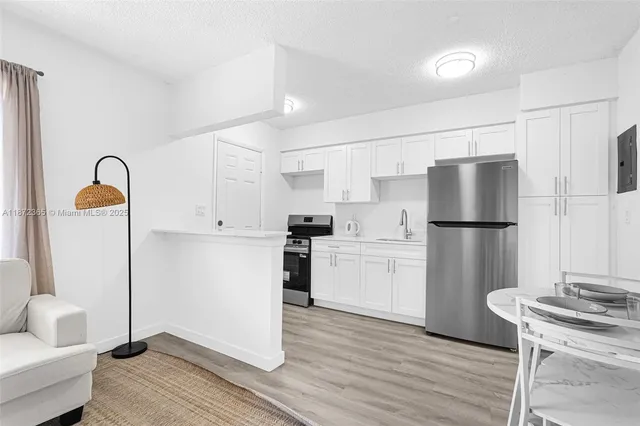 $2,200 | 13210 Memorial Highway, Unit 211, North Miami, FL 33161