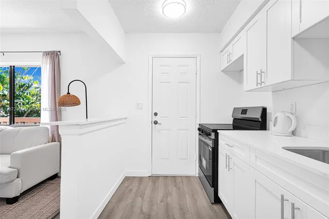 $2,200 | 13210 Memorial Highway, Unit 211, North Miami, FL 33161