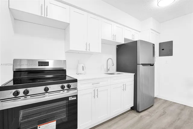 $2,200 | 13210 Memorial Highway, Unit 211, North Miami, FL 33161