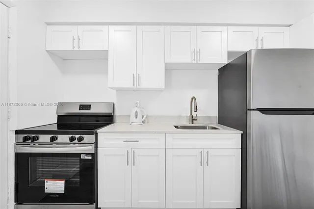 $2,200 | 13210 Memorial Highway, Unit 211, North Miami, FL 33161