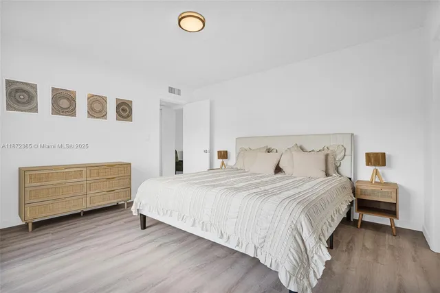 $2,200 | 13210 Memorial Highway, Unit 211, North Miami, FL 33161