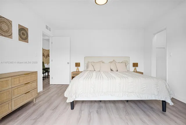 $2,200 | 13210 Memorial Highway, Unit 211, North Miami, FL 33161