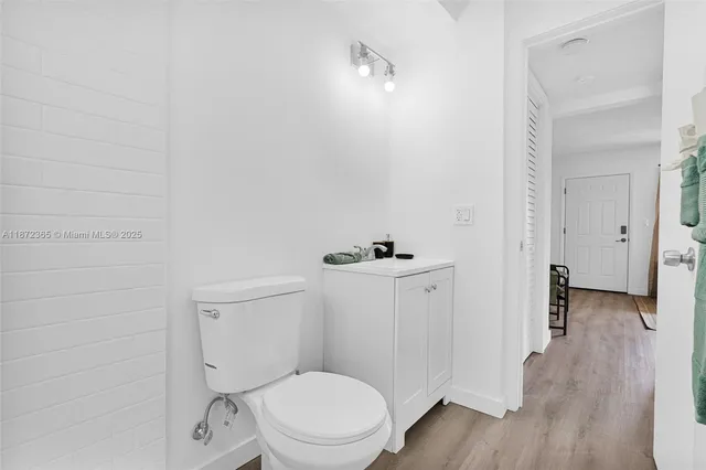 $2,200 | 13210 Memorial Highway, Unit 211, North Miami, FL 33161