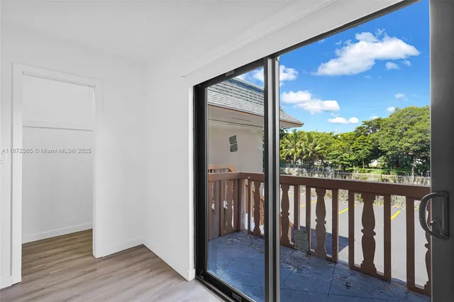 $2,200 | 13210 Memorial Highway, Unit 211, North Miami, FL 33161